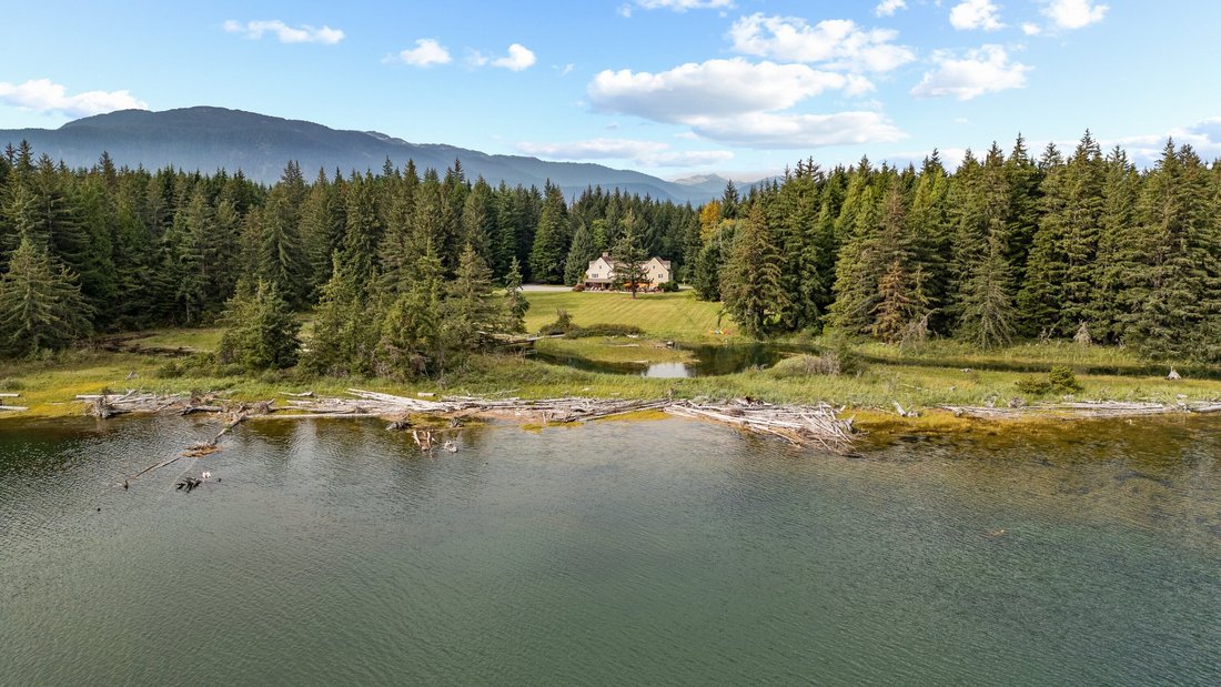 Estate in Kitimat, British Columbia, Canada 1 - 18467270