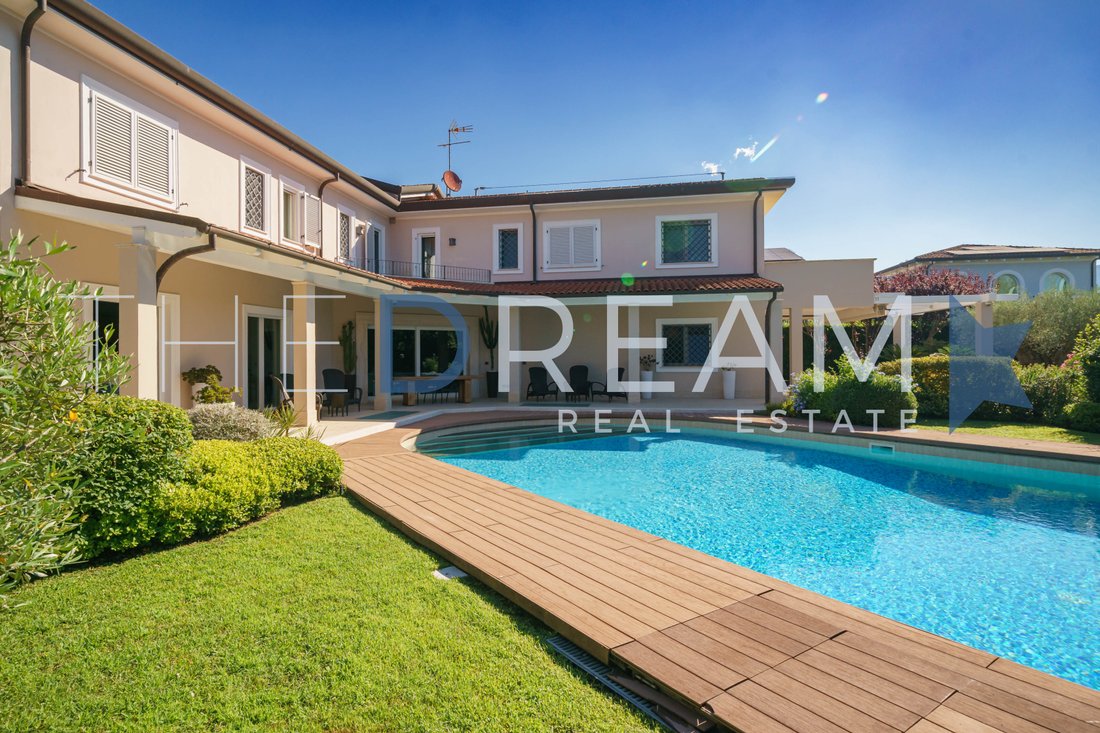 Villa in Center, Forte dei Marmi, Tuscany 3 - 18472408