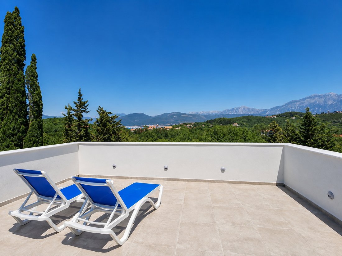 Villa in Milovići, Tivat Municipality, Montenegro 5 - 18465279