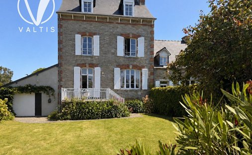 House in Saint-Cast-le-Guildo, Brittany, France 1