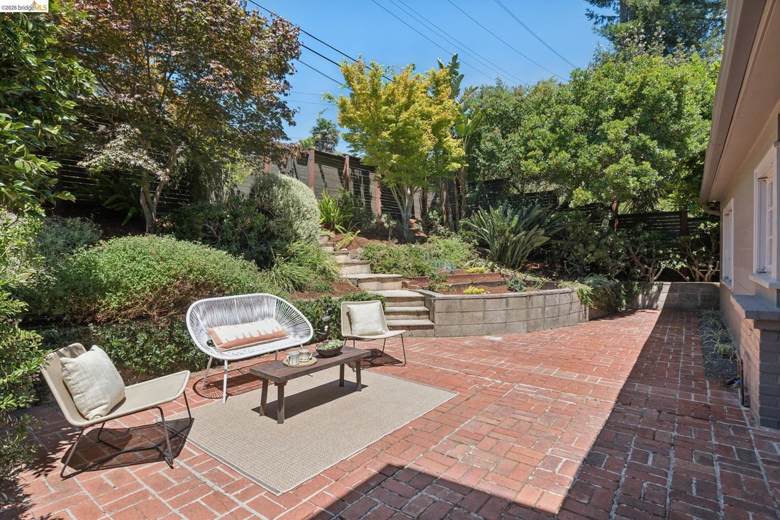 House in Oakland, California, United States 3 - 18458835