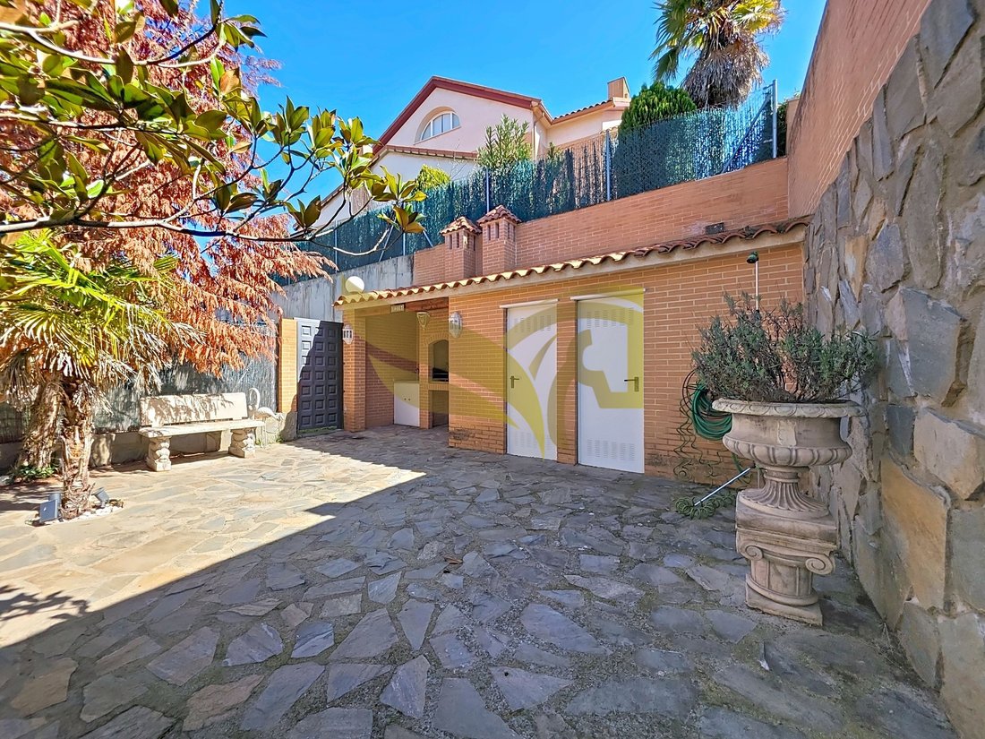 Chalet in Aranjuez, Comunidad de Madrid, Spain 5 - 18463806