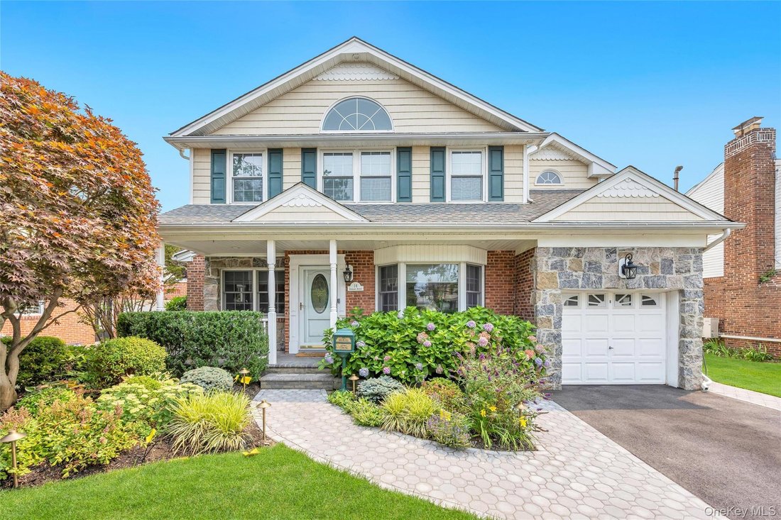 House in New Hyde Park, New York, United States 1 - 18455525
