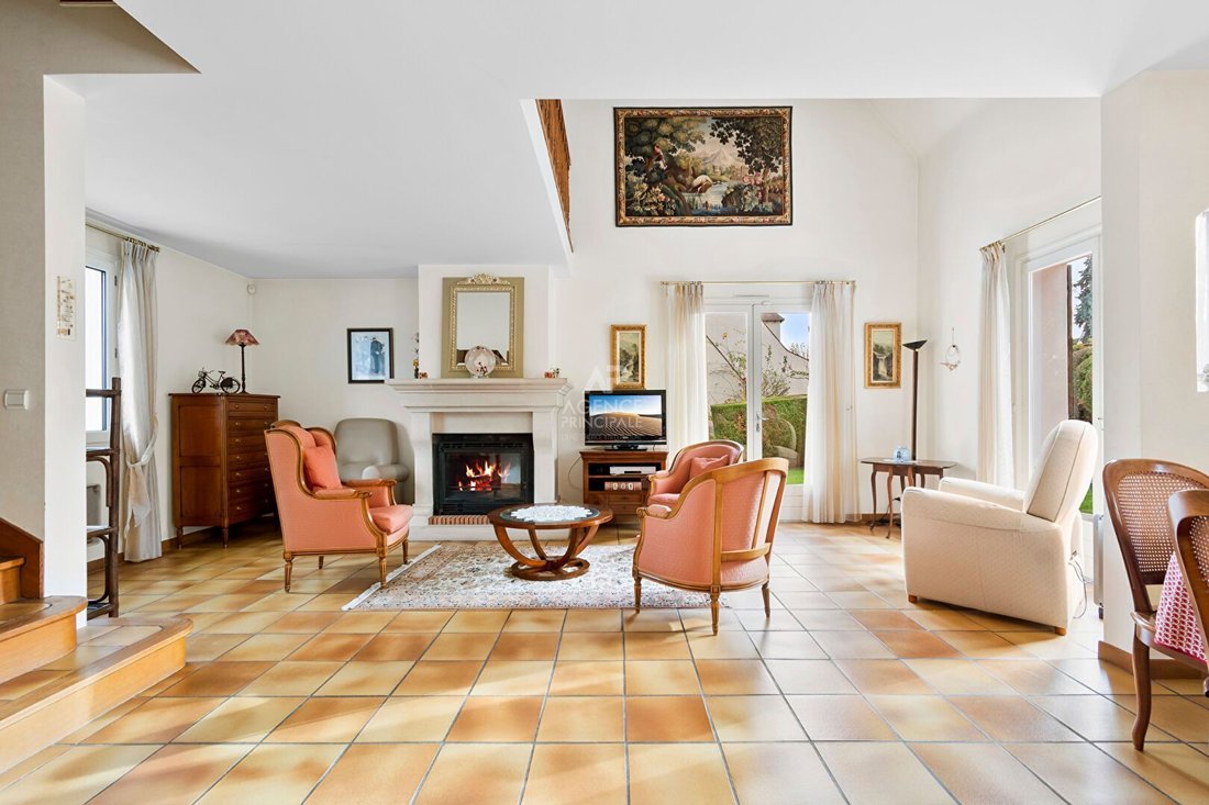 House in Forêt, Saint-Germain-en-Laye, France 3 - 18456808