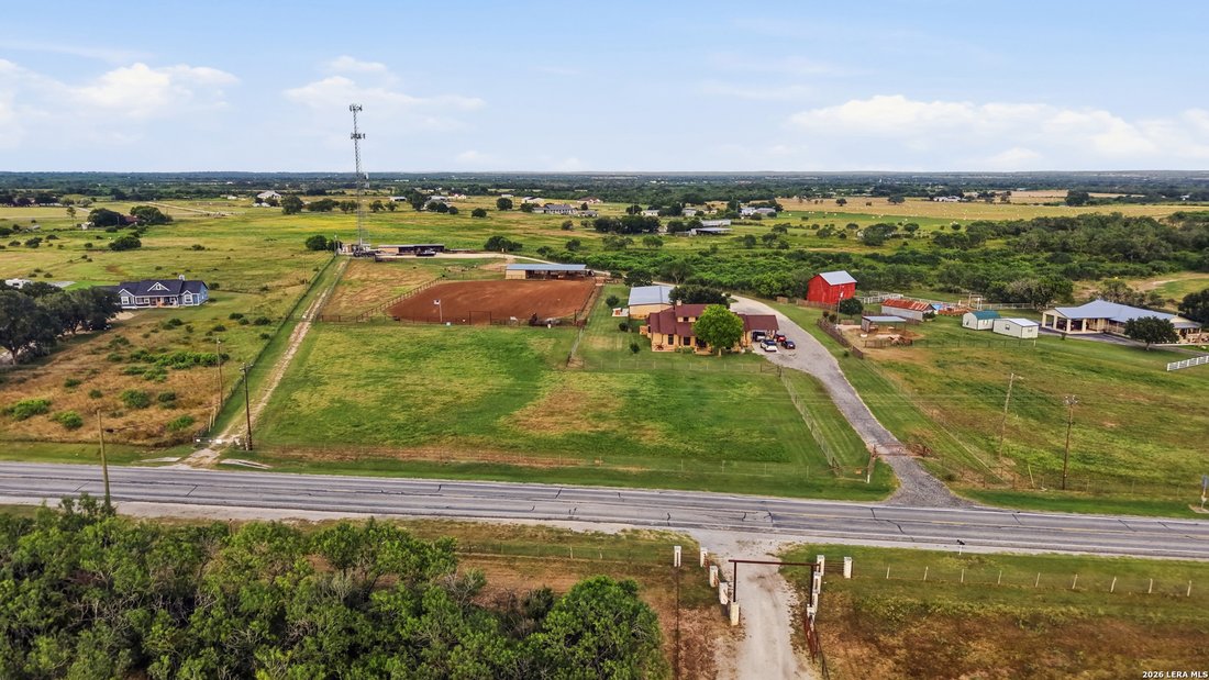 Farm Ranch in La Vernia, Texas, United States 1 - 18470740