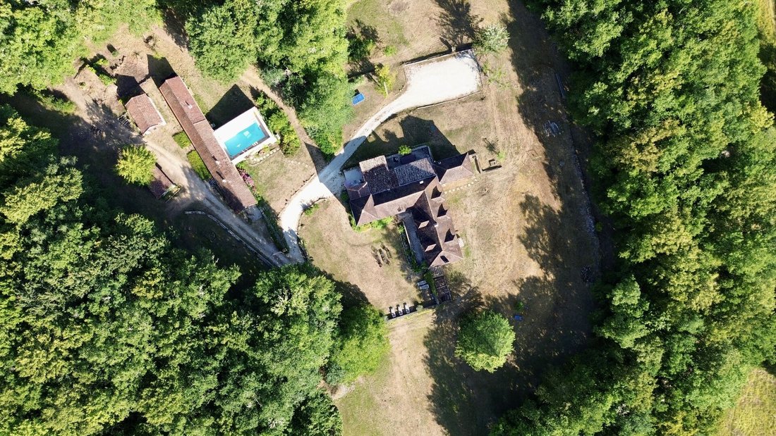 House in Les Eyzies-de-Tayac-Sireuil, Les Eyzies, France 2 - 18466104