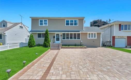 House in Hicksville, New York, United States 1