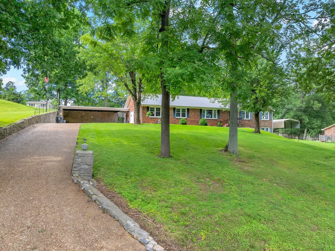 House in Columbia, Tennessee, United States 3 - 18459710