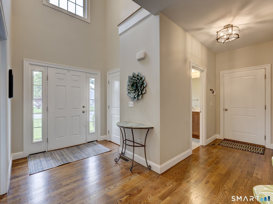 House in Southington, Connecticut, United States 5 - 18470482
