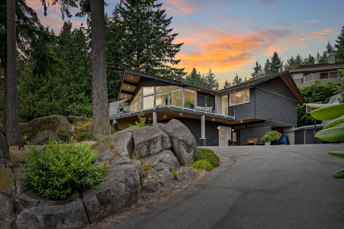 House in West Vancouver, British Columbia, Canada 1 - 18457230