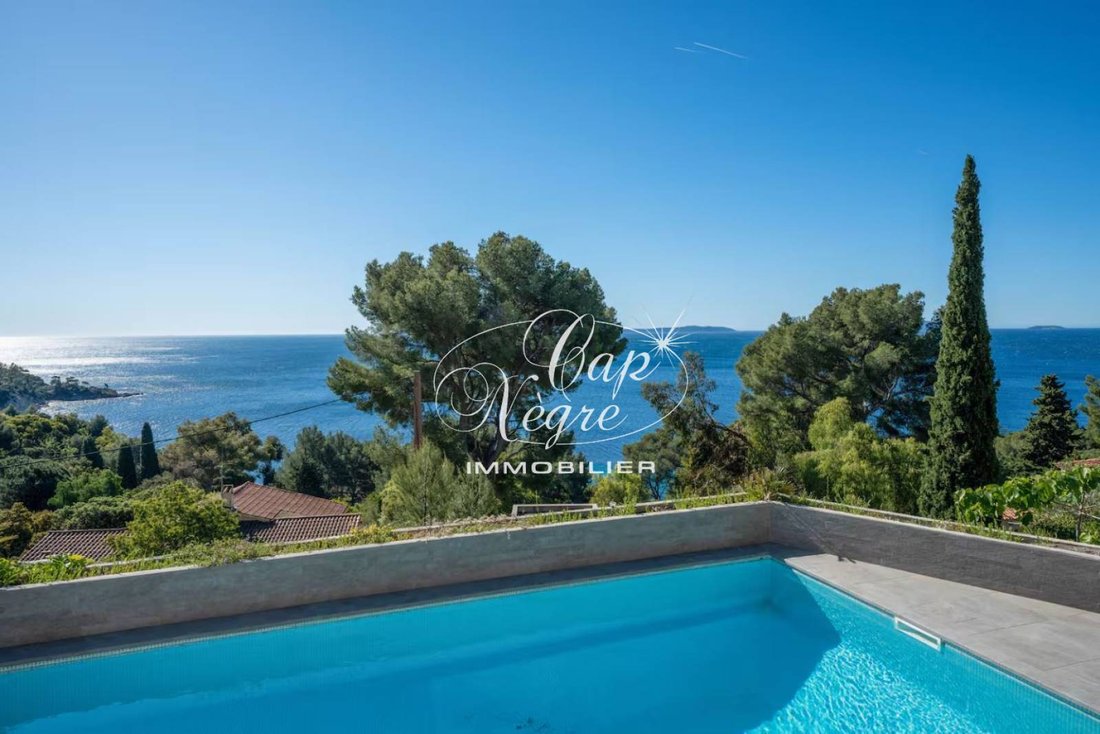 Villa à Le Lavandou, Provence-Alpes-Côte d'Azur, France 2 - 18466150