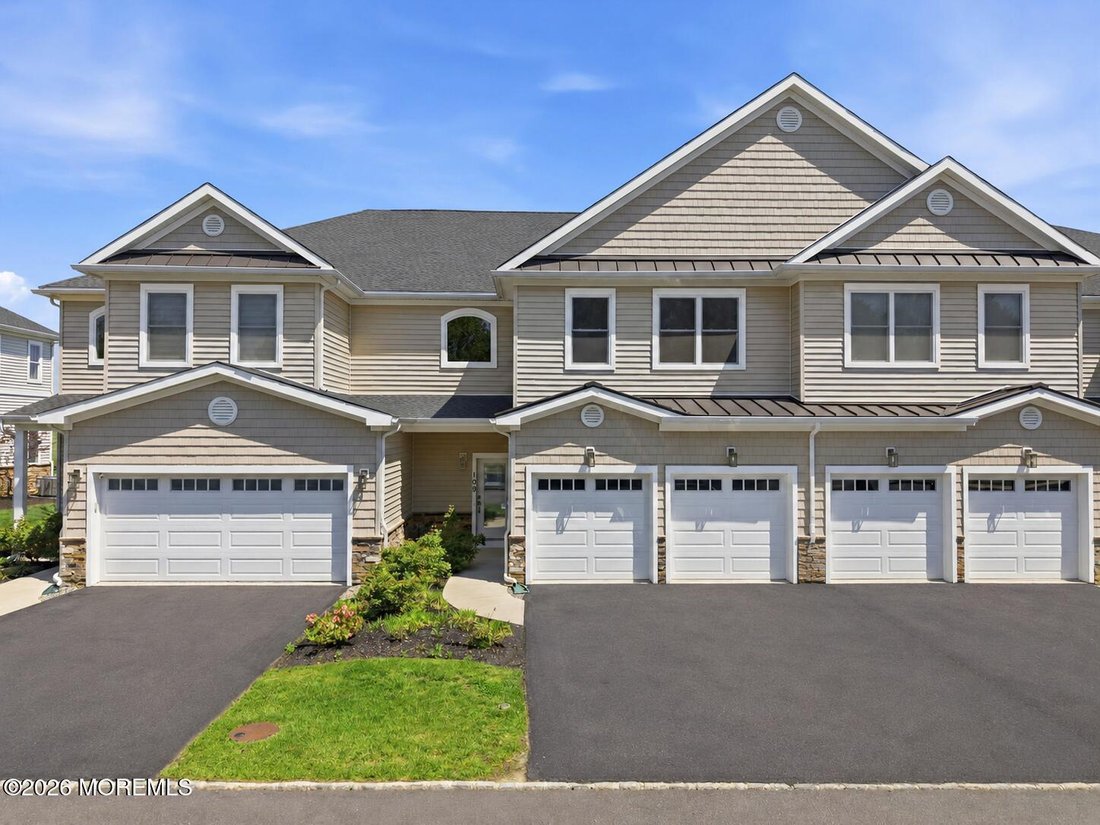 Condo in Manalapan Township, New Jersey, United States 2 - 18458492