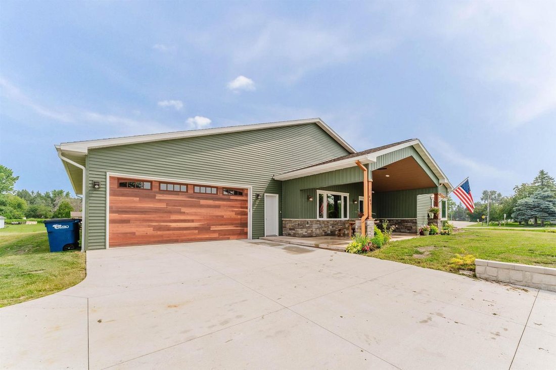 House in Omro, Wisconsin, United States 5 - 18455468