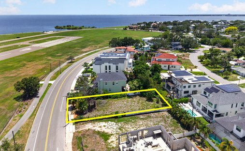 Land in Tampa, Florida, United States 1