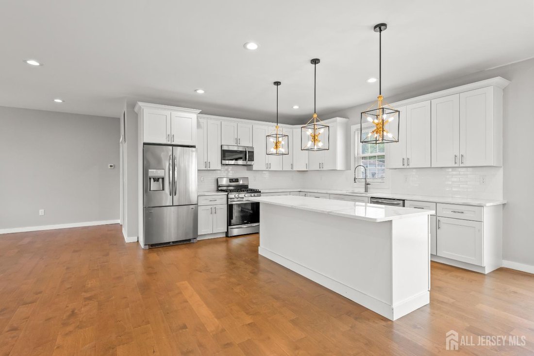 House in Metuchen, New Jersey, United States 4 - 18463993