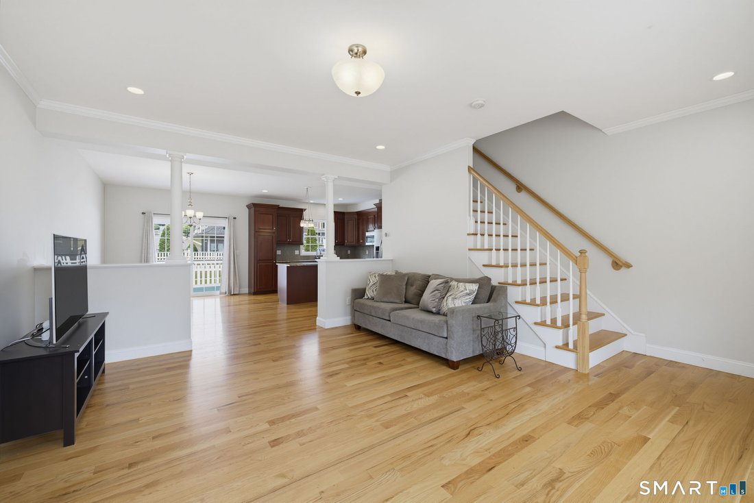 House in Plainville, Connecticut, United States 5 - 18460438
