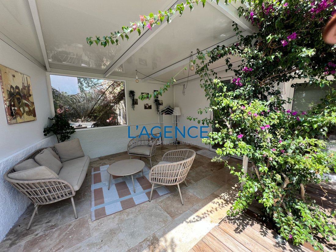 House in Hyeres, Provence-Alpes-Côte d'Azur, France 5 - 18449812