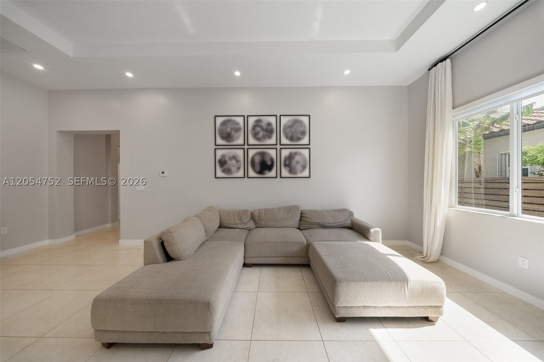 House in Miami, Florida, United States 5 - 18459416