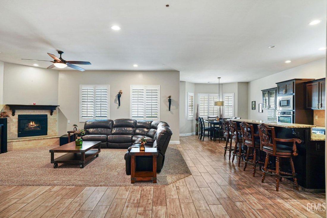 House in Bakersfield, California, United States 4 - 18460146