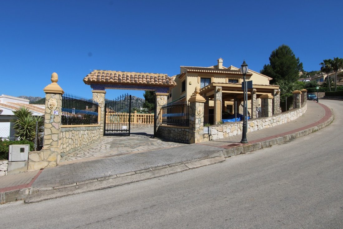 Villa in el Rafol d'Almunia, Valencian Community, Spain 1 - 18457395