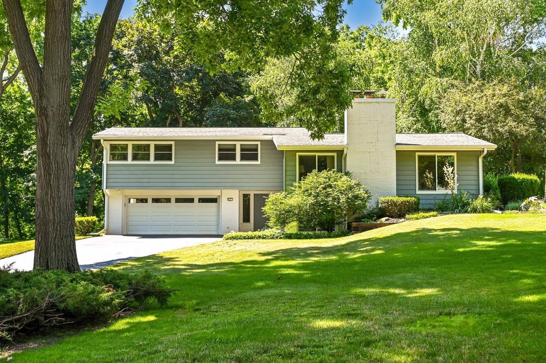 House in Elm Grove, Wisconsin, United States 1 - 18469201