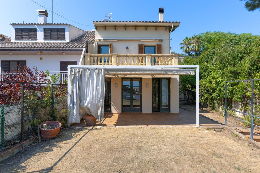 Villa in Premia de Dalt, Catalonia, Spain 1 - 18455697