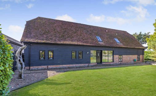 House in Aston Clinton, England 1