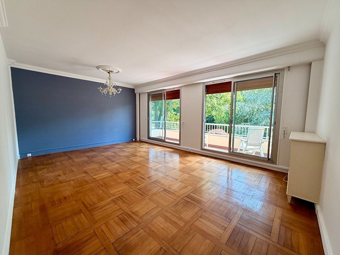 Apartment in Sud, Le Mesnil-le-Roi, France 2 - 18468113