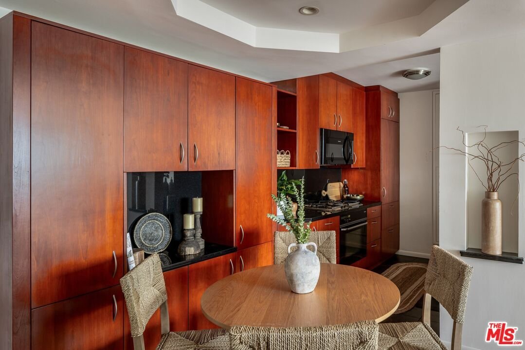 Condo in Los Angeles, California, United States 5 - 18466819