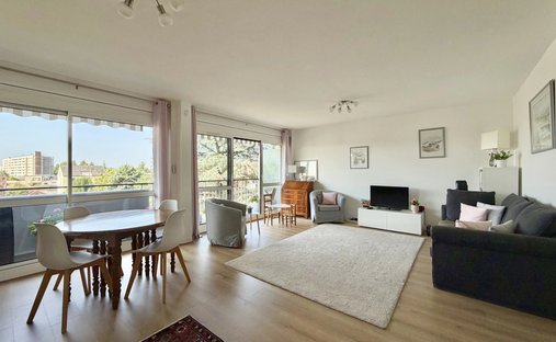Apartment in La Fontaine-Parc des Sceaux-Croix de Berny-Centre Ville, Antony, France 1