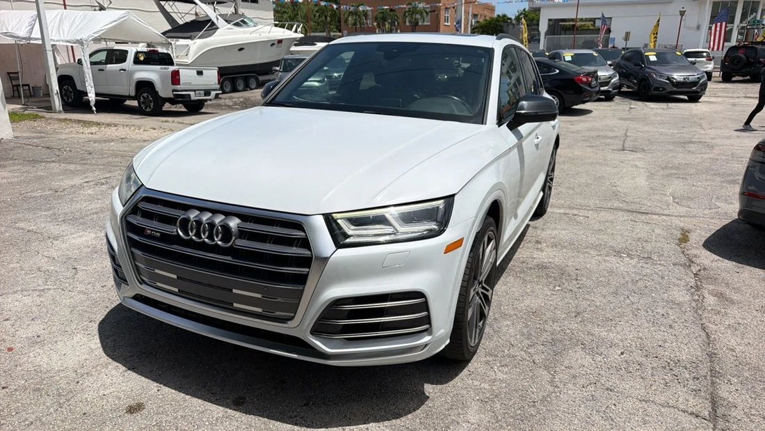 Suv in Hollywood, FL, United States 1 - 18464623