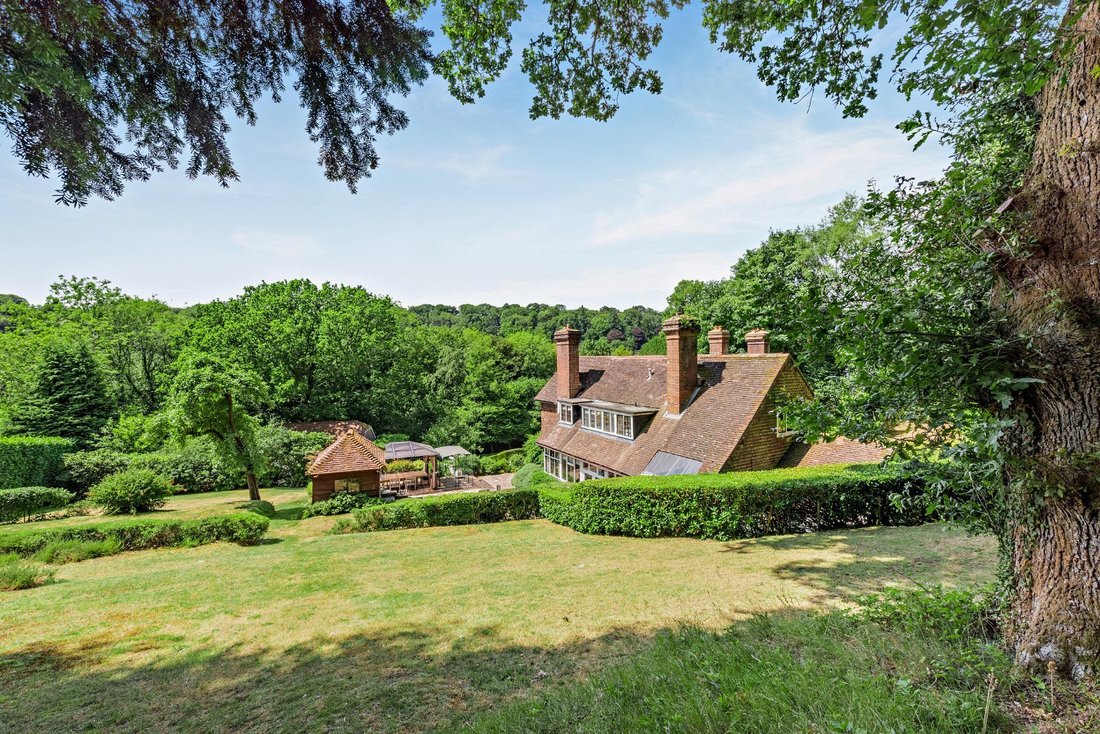 House in Beacon Hill, England 4 - 18456027