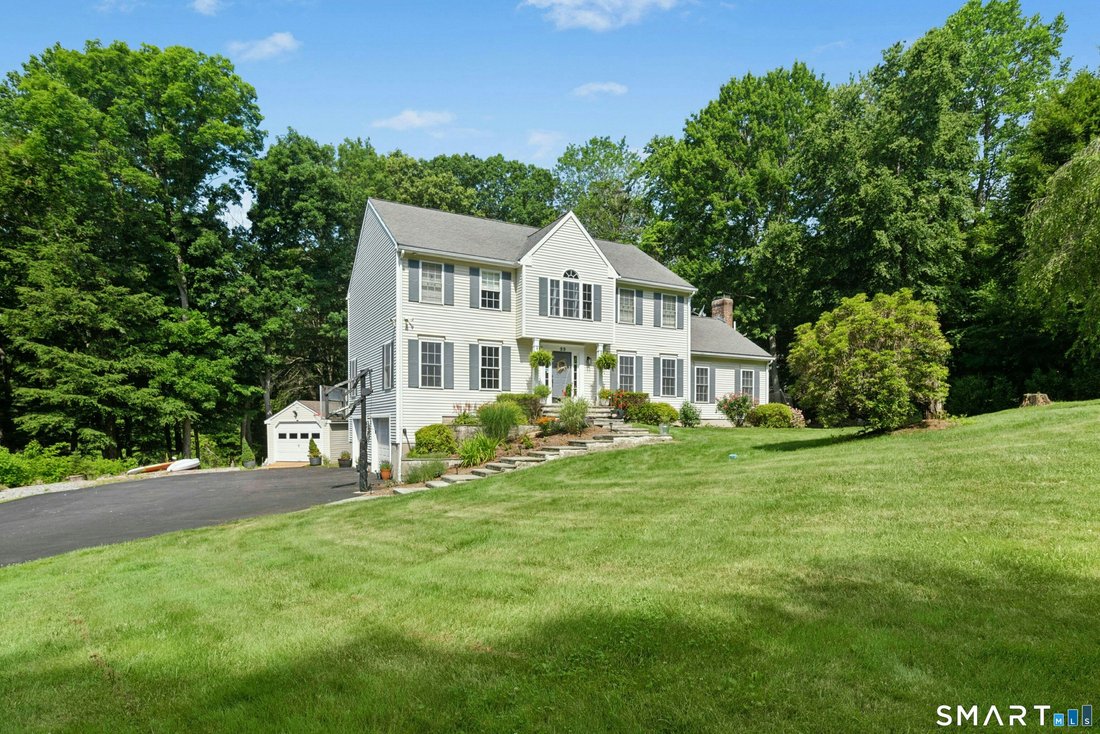 Southbury, Connecticut, United States 3 - 18460484