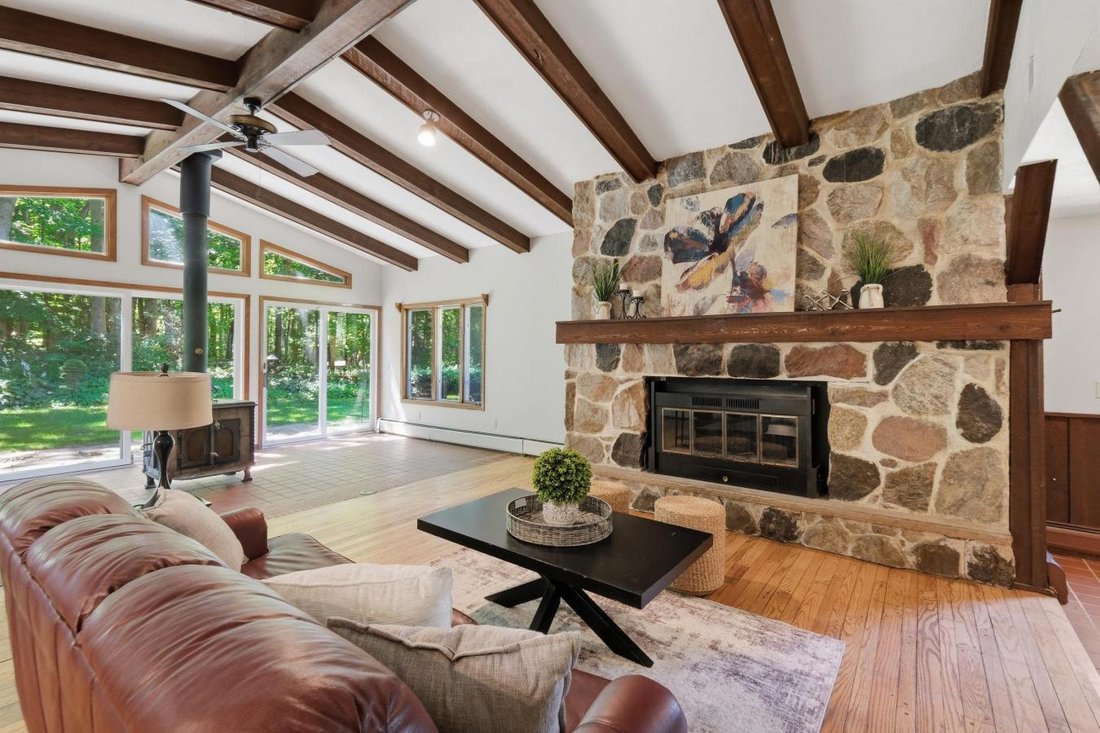 House in Stoughton, Wisconsin, United States 4 - 18466730
