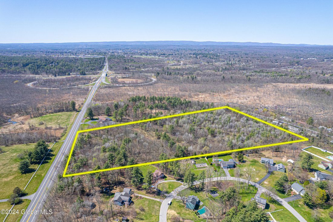 Land in Saratoga Springs, New York, United States 5 - 18456338