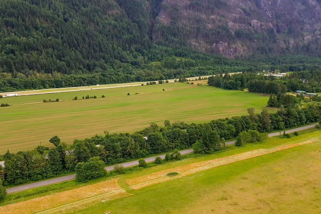 House in Hope, British Columbia, Canada 3 - 18465124