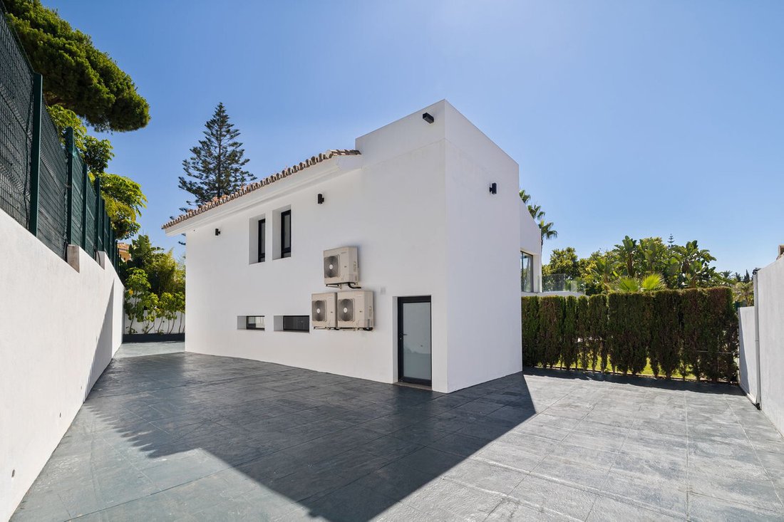 Villa in San Pedro de Alcantara, Andalusia, Spain 5 - 18458945