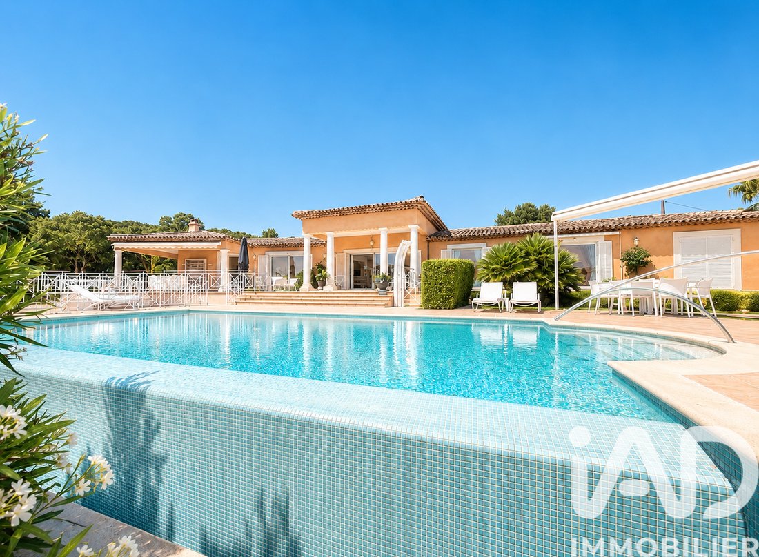 House in Grimaud, Provence-Alpes-Côte d'Azur, France 1 - 18076634