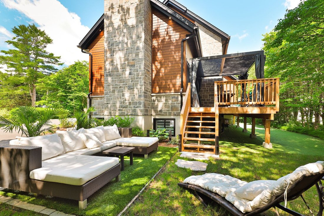 House in Saint-Sauveur, Quebec, Canada 2 - 18470997