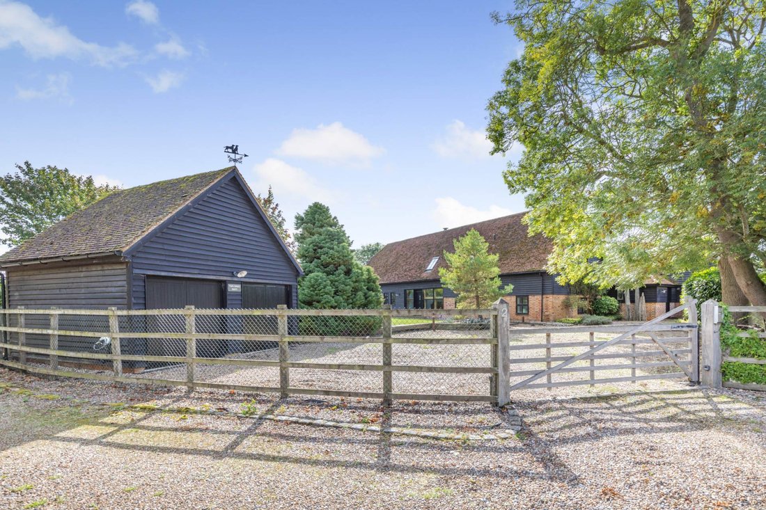 House in Aston Clinton, England 3 - 18466186