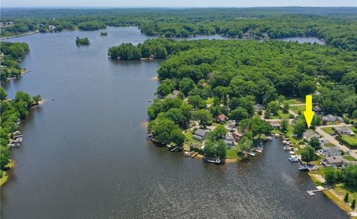 House in Glocester, Rhode Island, United States 1