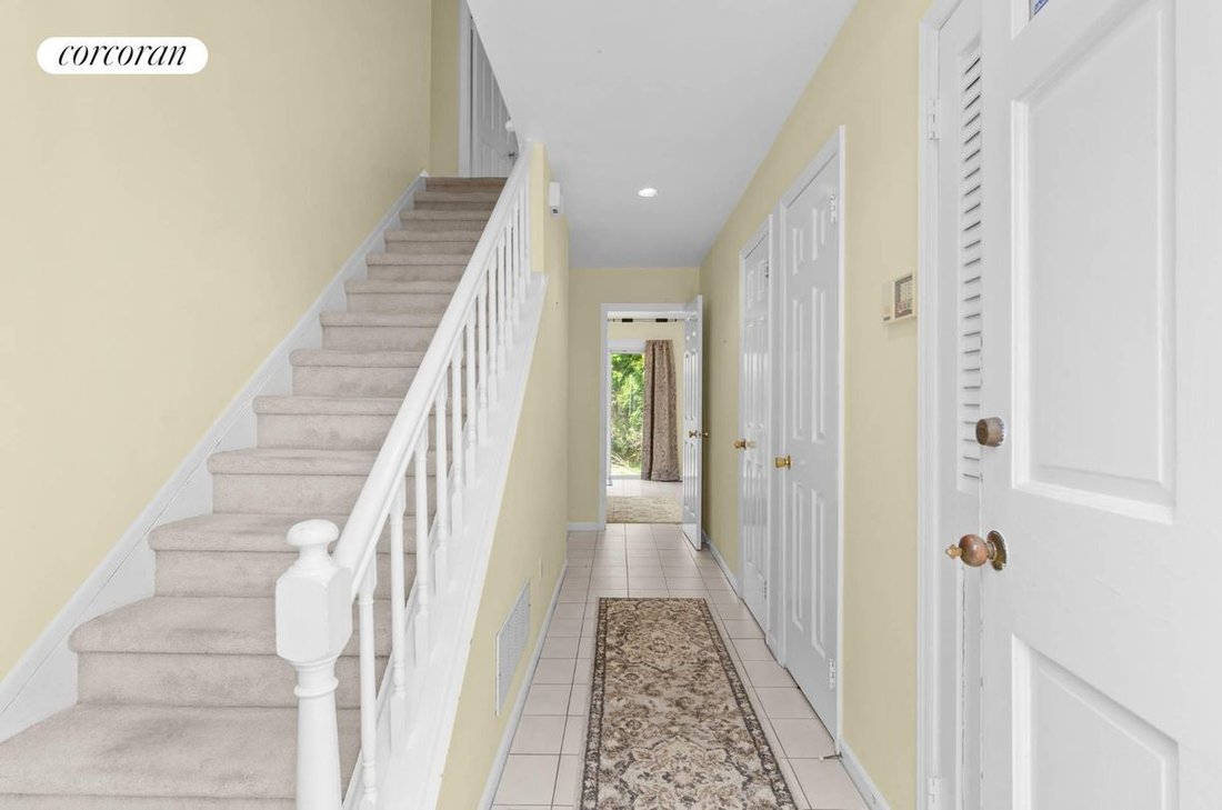 Southampton, New York, United States 3 - 18470954