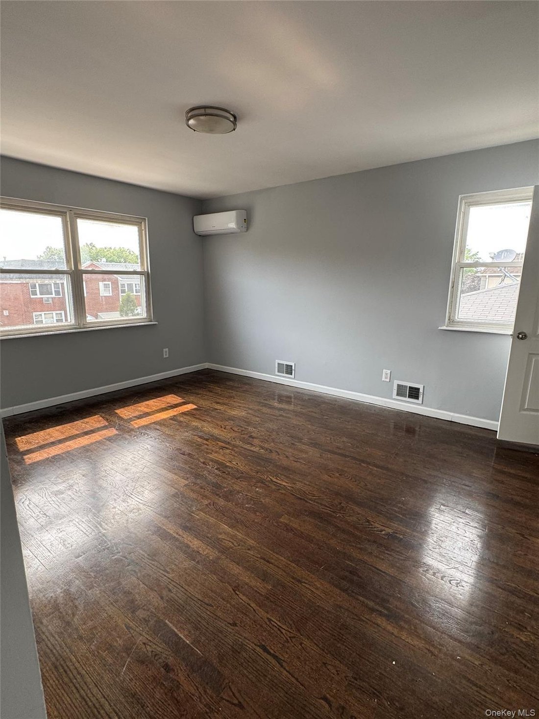 House in New York, New York, United States 4 - 18455483