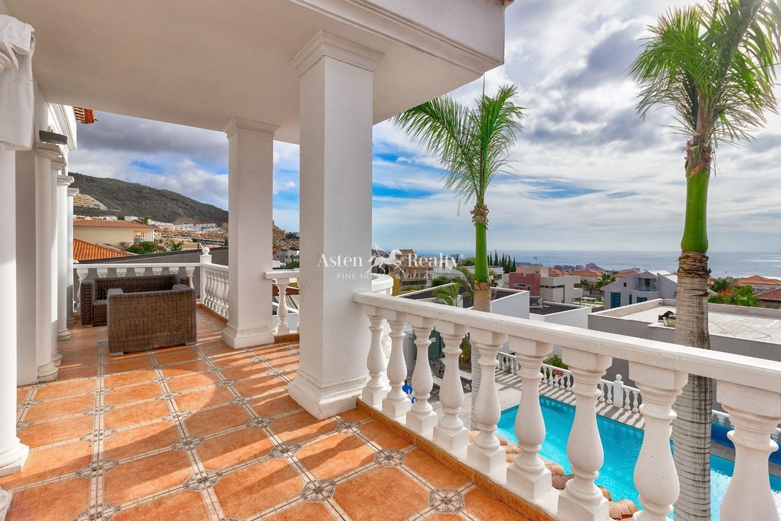 Villa in Costa Adeje, Adeje, Canary Islands 2 - 18460738