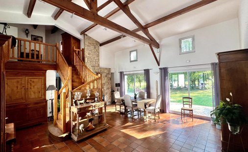 House in Saint-Sebastien-sur-Loire, Pays de la Loire, France 1