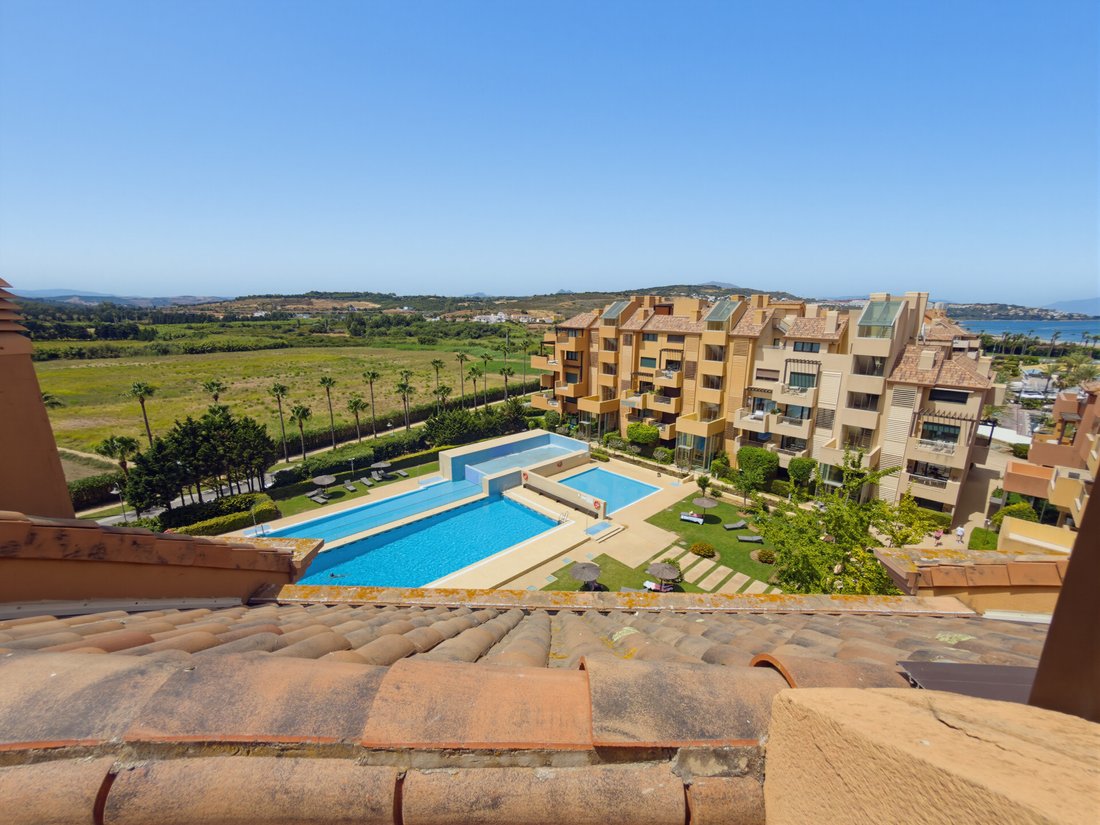 Apartment in Sotogrande, San Roque, Andalusia 2 - 18468298
