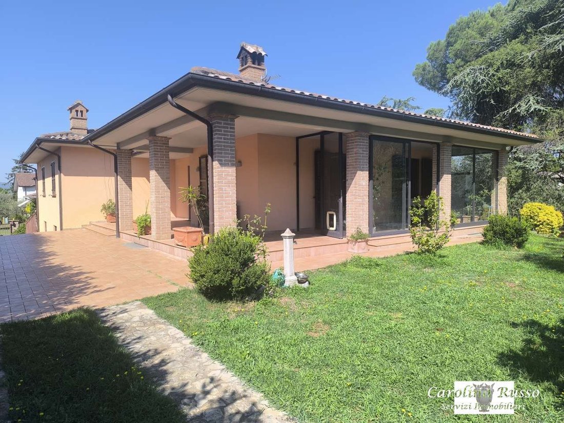 Villa in Spello, Umbria, Italy 1 - 18465686