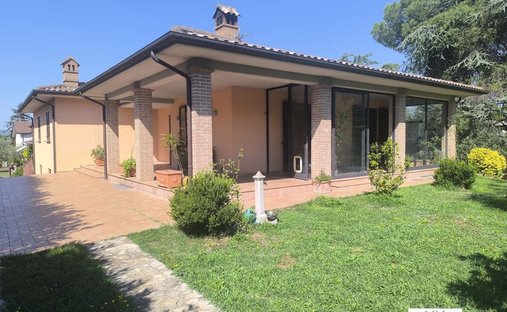Villa à Spello, Ombrie, Italie 1