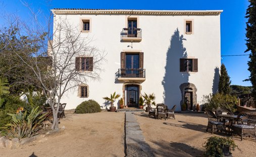 Finca in Santa Susanna, Catalonia, Spain 1