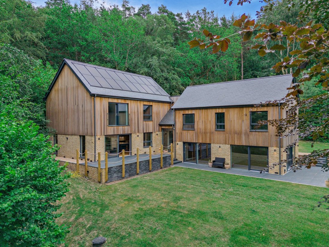 House in Hindhead, Grayshott, England 1 - 18456008